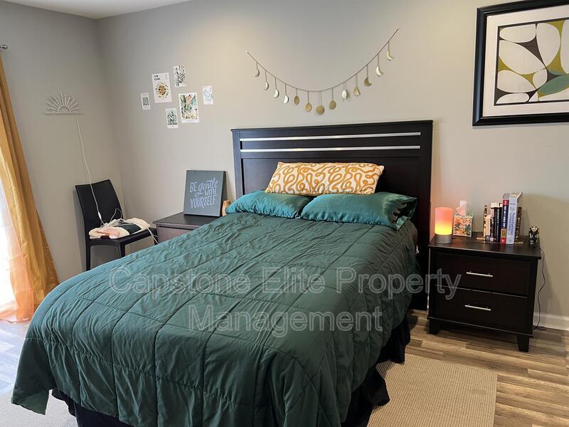 Foto principal - 216 Matthews Drive