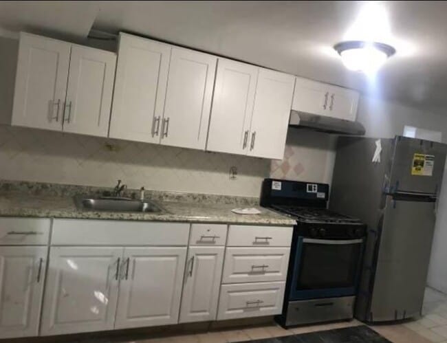 Building Photo - 19 Chestnut St