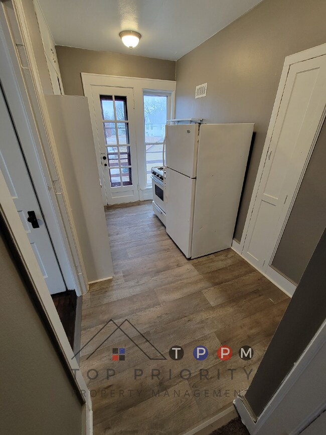 Foto del edificio - 1 Bedroom | 1 Bathroom Upper Unit in Cedar...