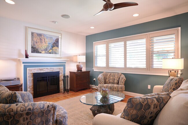 Sala de estar - 5936 3rd St N