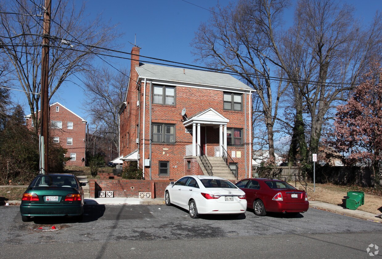 Primary Photo - 906 Fairview Ave