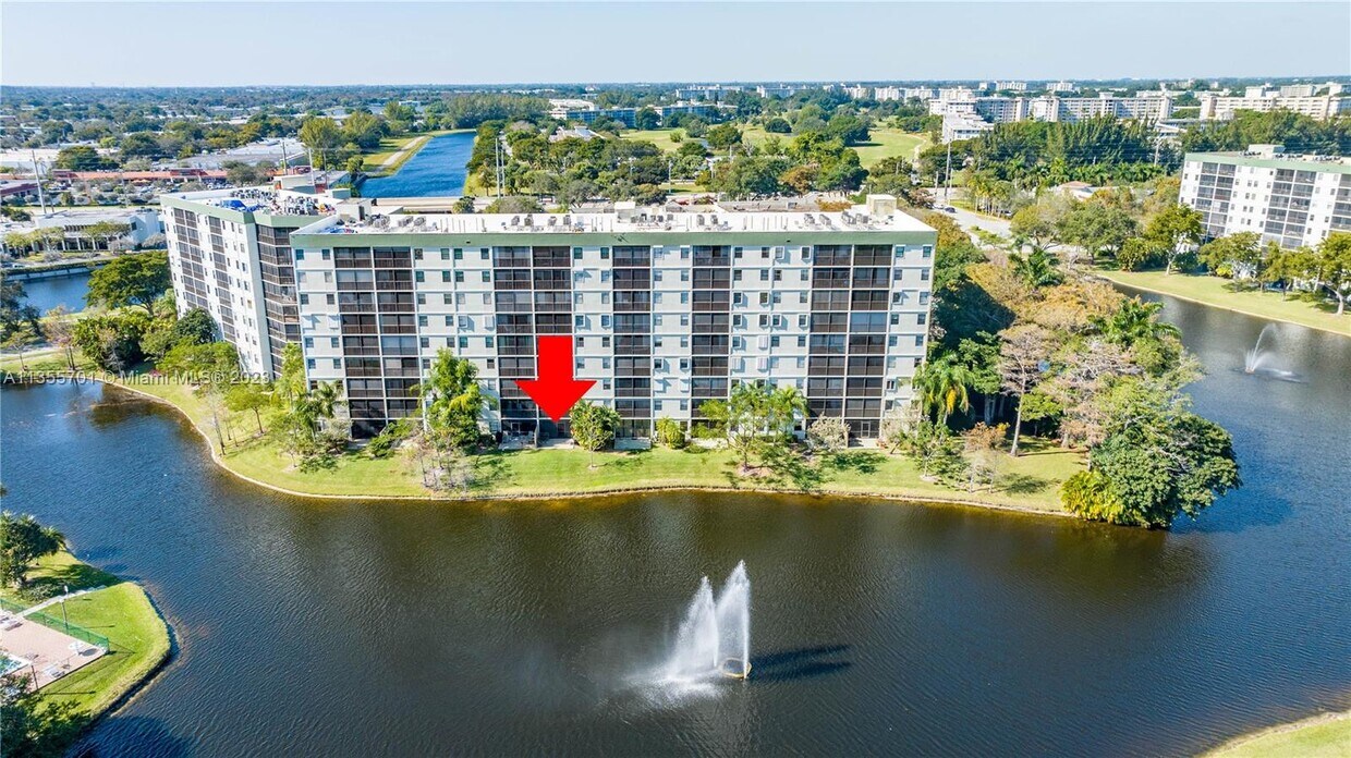 2334 S Cypress Bend Dr Unit 105, Pompano Beach, FL 33069 Condo for