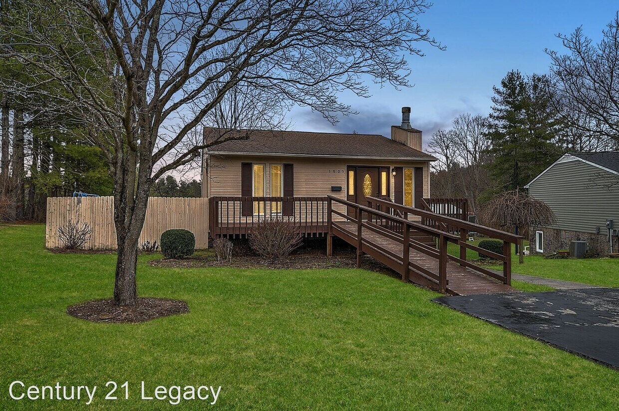 3 br, 2 bath House 1805 Glen Echo Rd House Rental in Johnson City, TN