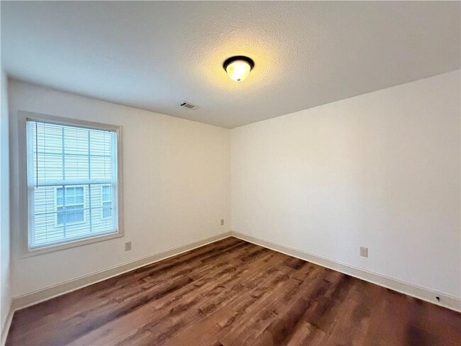 Building Photo - 292 Jameston Dr