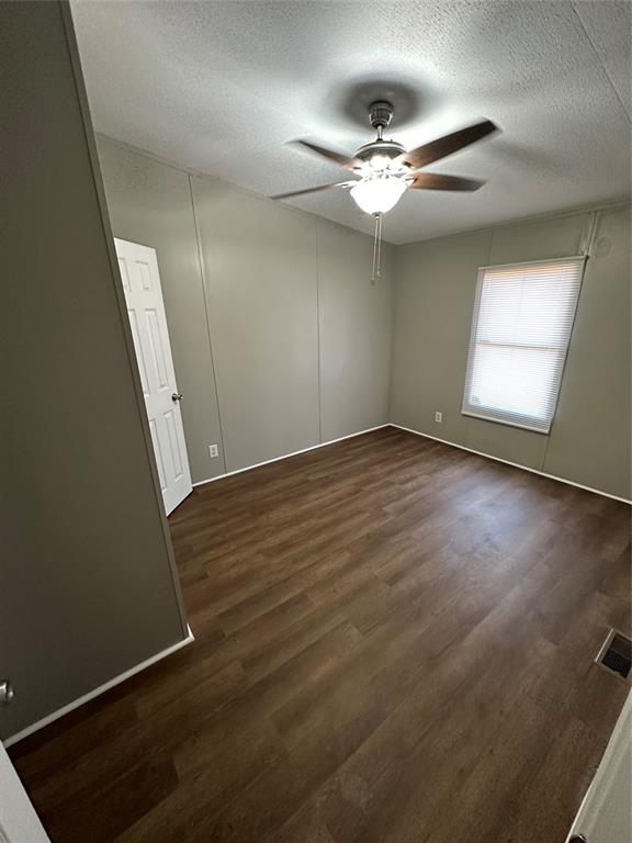 Foto del edificio - 5019 Middleton St