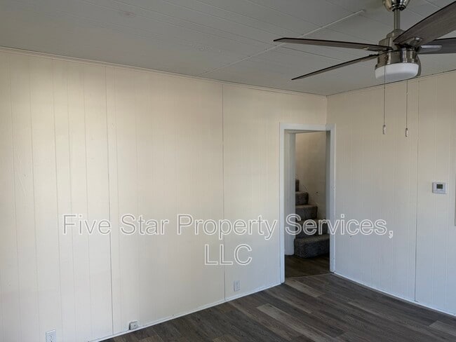 Building Photo - 930 N 11th St