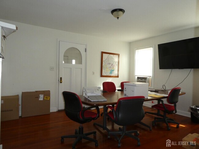 Foto del edificio - 1354 Stelton Rd