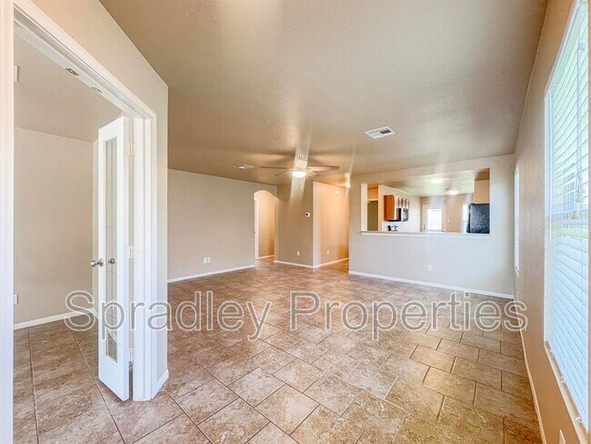 Building Photo - 212 Avrshire Ln