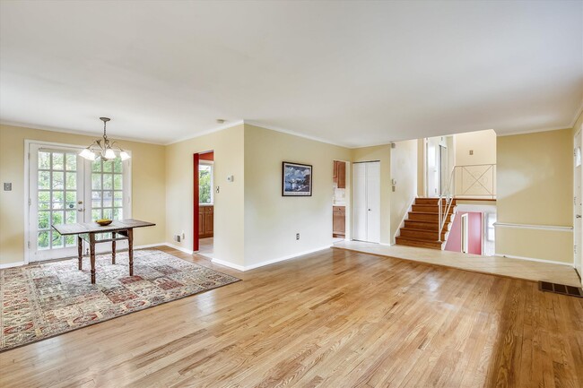 Photo - 2511 Harmon Rd House