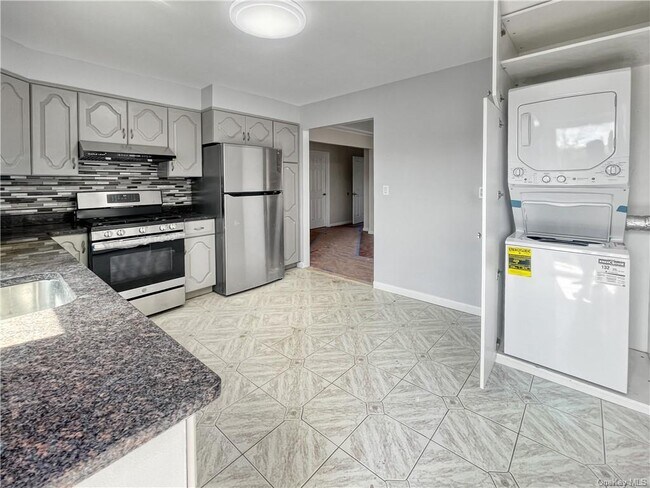 Building Photo - 15 Calvi Ln