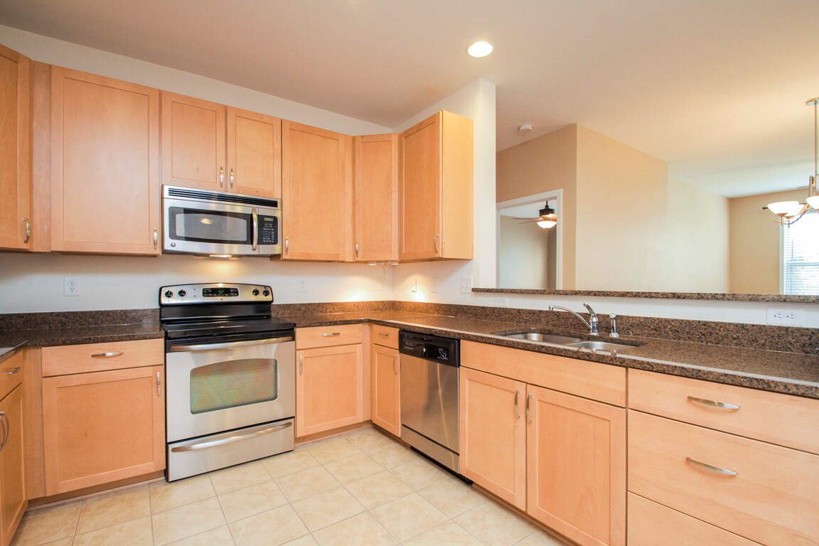 1000 E Woodlawn Rd Unit 314, Charlotte, NC 28209 Condo for Rent in