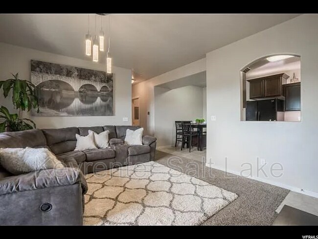 Building Photo - 203 Jordan Ridge Boulevard