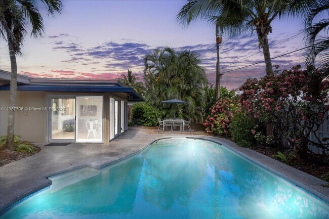 Foto del edificio - 2137 NE 58th Ct