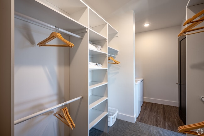 Laundry Closet - Candy Loft Apartments