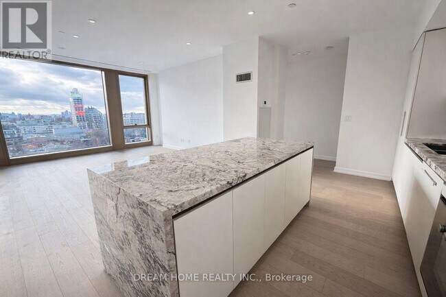 Building Photo - 1315 Bay St.