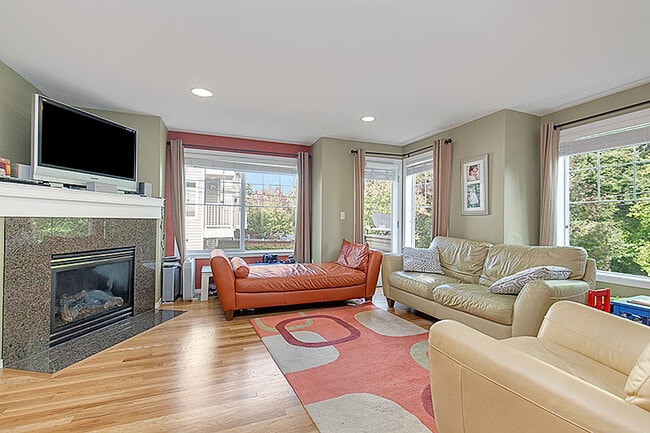 Building Photo - 11709 16th Ave NE