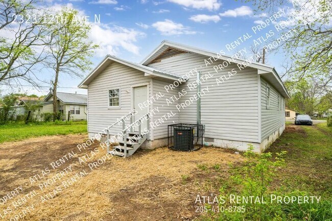 Building Photo - "Stunning 4-Bedroom Home with Granite Coun...