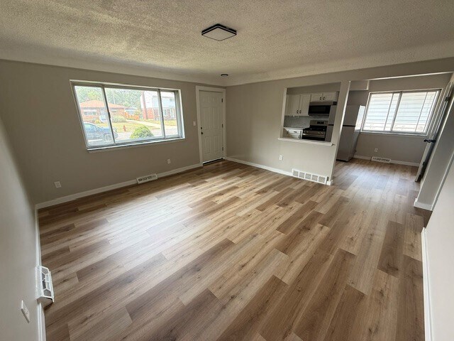 Foto del edificio - 5597 Kenton Ave