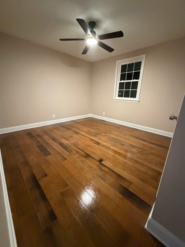 Foto del edificio - 7115 Hall Ln