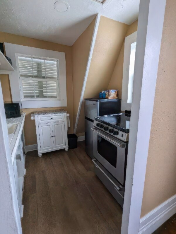 Foto del edificio - 119 S Rife St