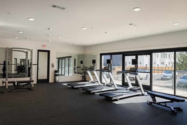 Building Photo - Park 7