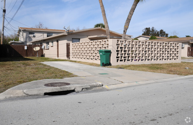 Building Photo - Pineridge Apartments