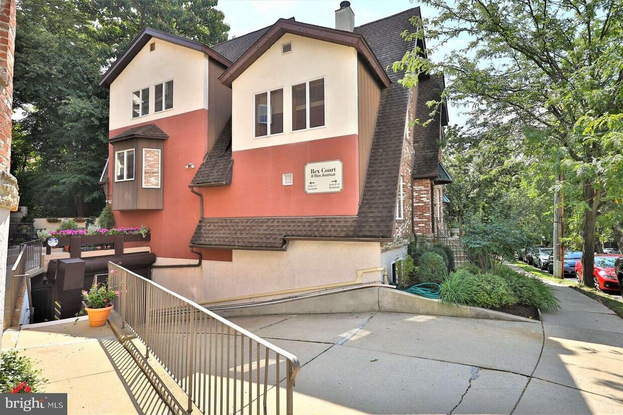 Primary Photo - 8 Rex Ave