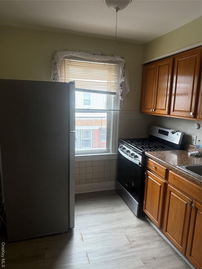 Foto del edificio - 211-20 99th Ave