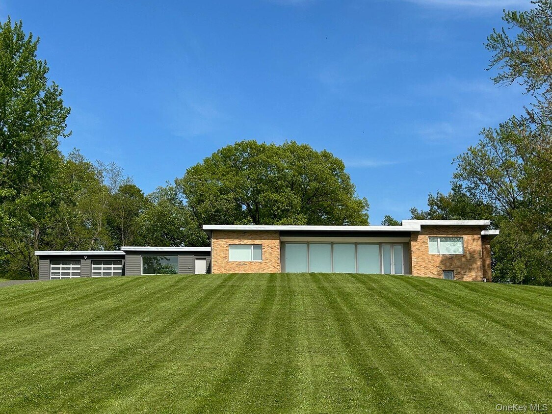 Primary Photo - 387 Tishauser Rd