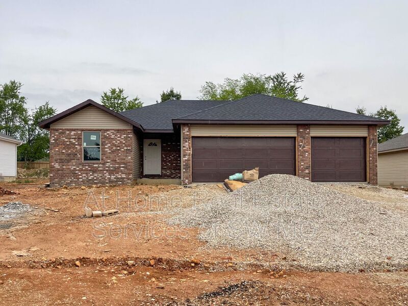 207 Rosalie St, Strafford, MO 65757 House Rental in Strafford, MO