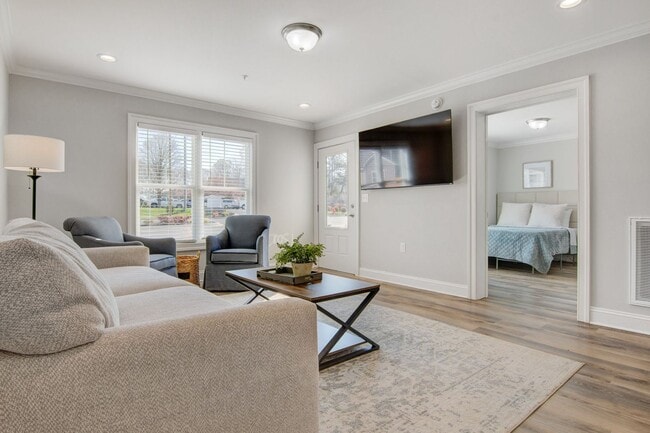 Building Photo - Modern 2-Bed, 2-Bath Single-Level Townhome...