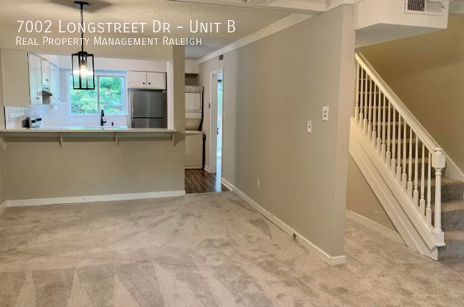 Foto del edificio - 7002 Longstreet Dr