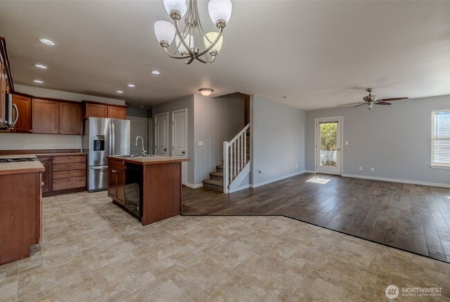 Foto del edificio - 1519 Springwater Ave