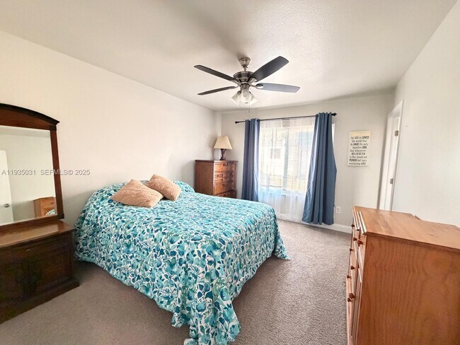 Foto del edificio - 5474 Kenwood Dr