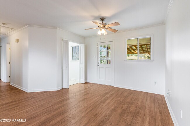 Building Photo - 412 Normandy Rd