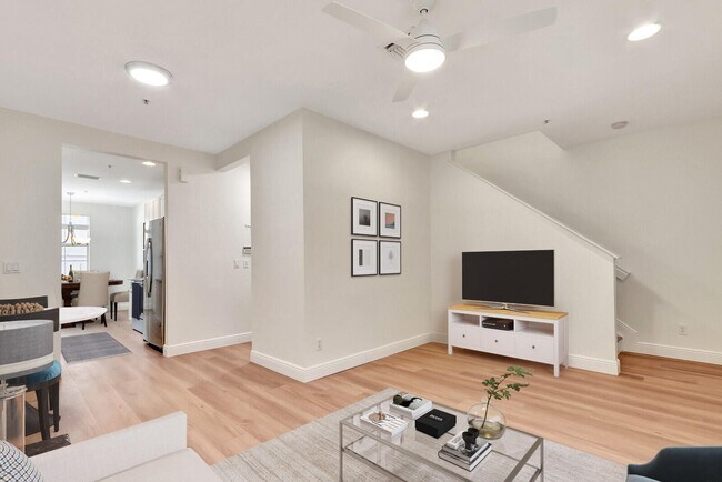 Building Photo - 4313 Parkside Dr