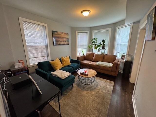 Foto del edificio - 1431 N Springfield Ave