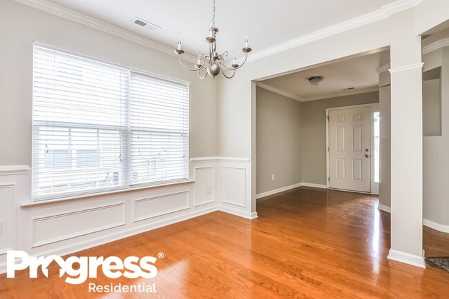 Foto del edificio - 217 Timber Meadow Lake