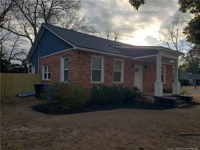 Foto del edificio - 1219 Hilltop Ave