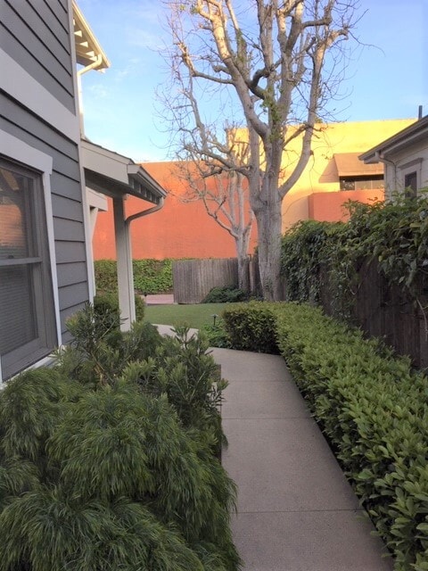 Sidewalk - 331 W Cota St