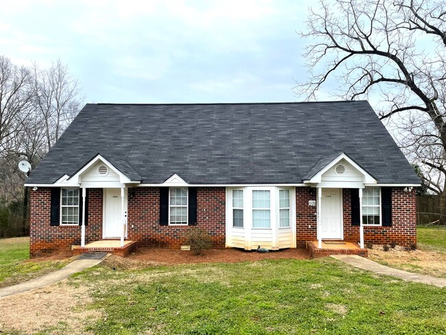 Foto del edificio - 1028 Cherry Hills Ct