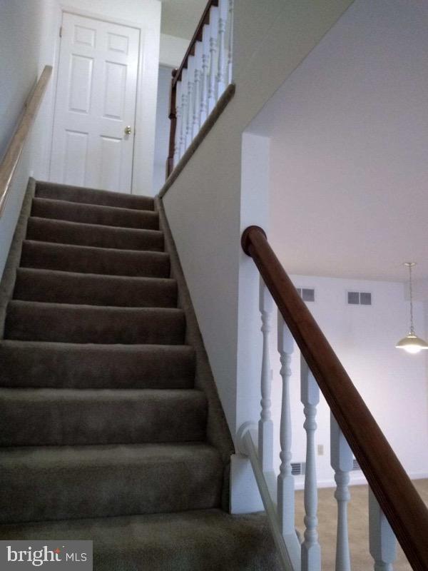 Foto principal - 791 Old Silver Springs Rd