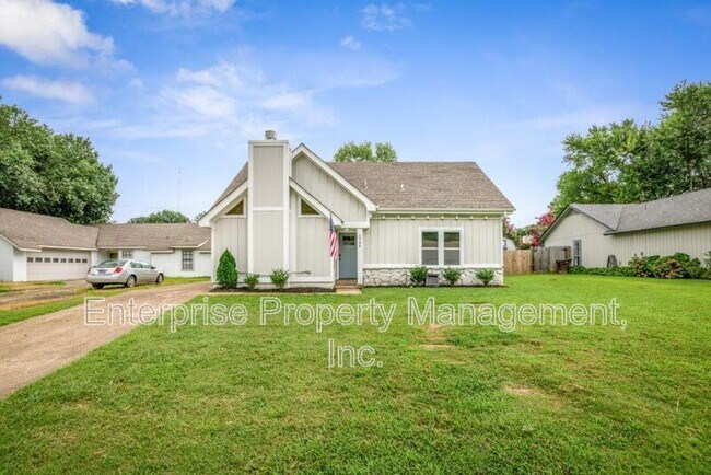 Building Photo - 2988 Christoval St