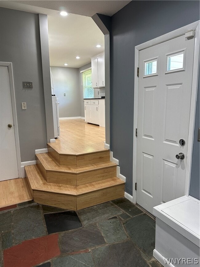 Foto del edificio - 7841 Transit Rd