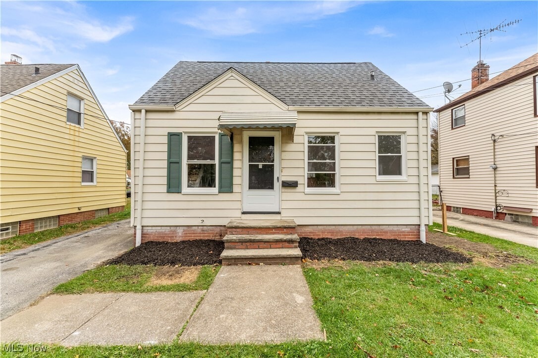 441 E 250th St Euclid, OH 44132 – photo 1