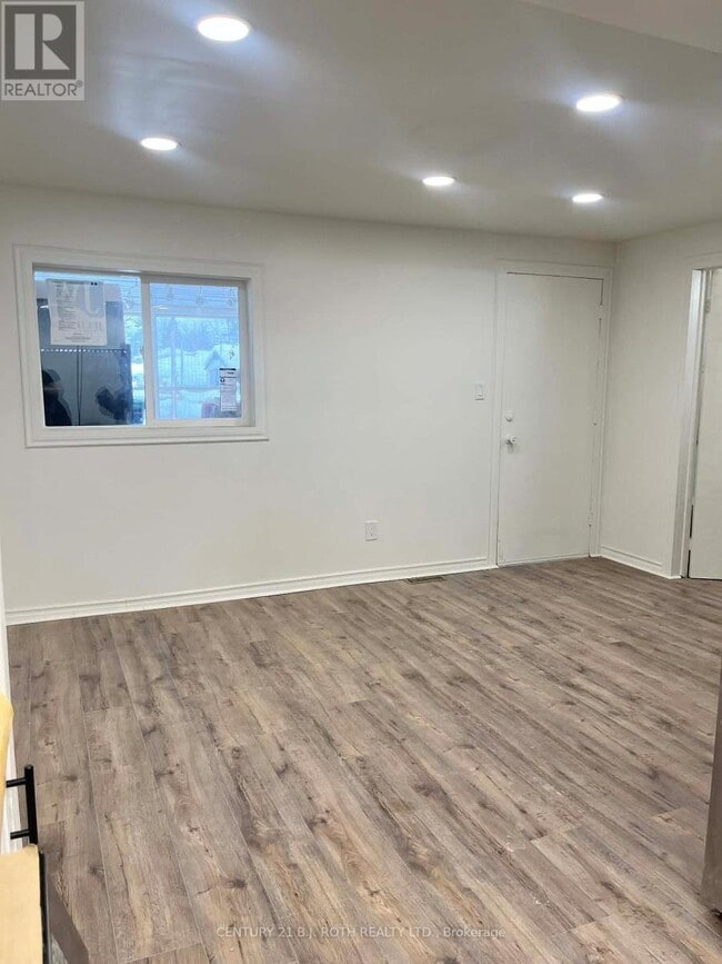 Building Photo - 20 Meadowland Ave