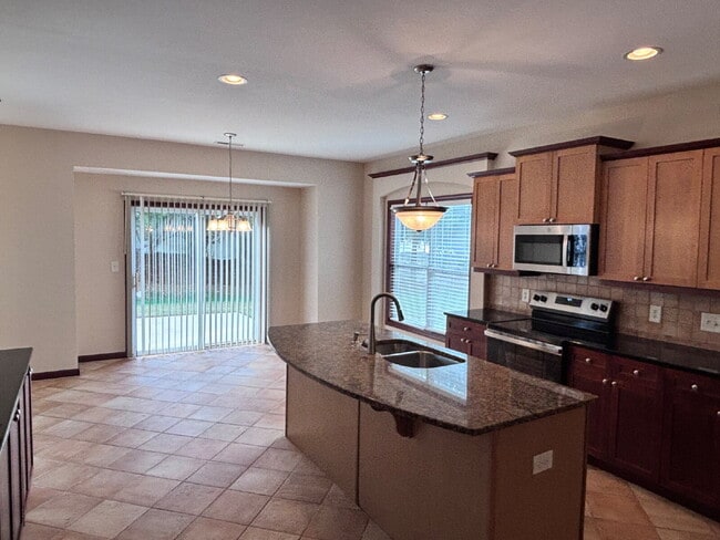 Foto del edificio - 3244 Groveshire Dr