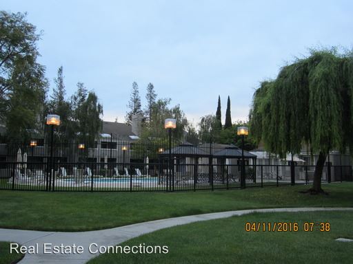 Foto del edificio - 1753 Parkview Green Cir