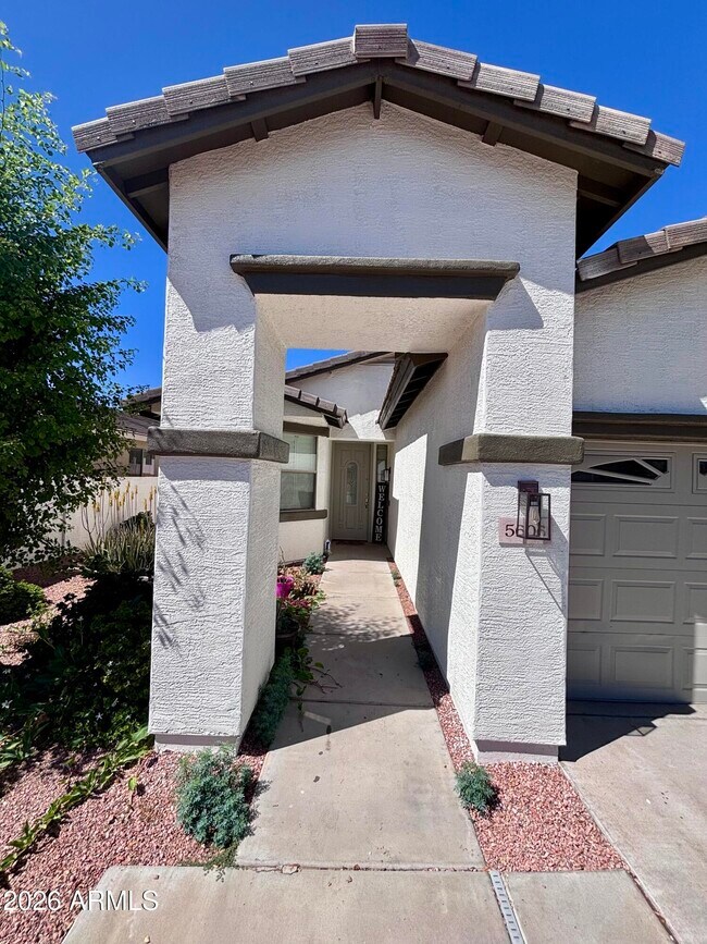 Foto del edificio - 5606 W St Anne Ave