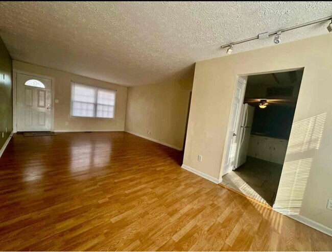 Foto del edificio - 8021 Knollgate Ct